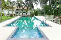 Kolam Renang Treebo Hill Gardens