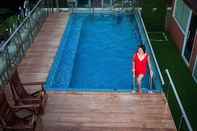 Swimming Pool Hotel Shwe Yee