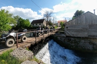 Bên ngoài Dragan’s Den Plitvice Hostel