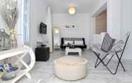 Common Space 2 Azzurro Bianco Suites