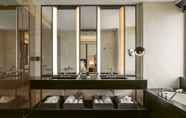 ห้องน้ำภายในห้อง 2 Bulgari Hotel Shanghai