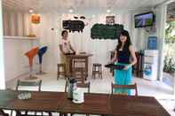 Bar, Kafe, dan Lounge Roly Airport Residence