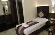 Bedroom 4 Hotel Samrat