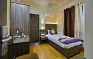 Bedroom 2 Hotel Samrat