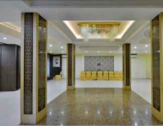 Lobby 2 Hotel Samrat