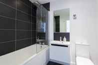 In-room Bathroom London Bridge Serviced Apartments by MySquare