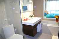 Toilet Kamar Title Rawai 2 bedrooms Apartment Pool View