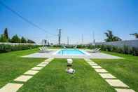 Swimming Pool White Passion Villa