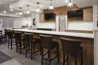 Bar, Cafe and Lounge GrandStay Cannon Falls