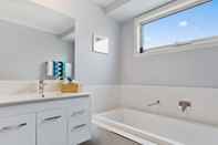 In-room Bathroom Sapphire Shores at Pambula Beach