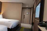 Bedroom Aerotel London Heathrow T2 & T3