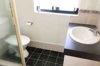 Toilet Kamar Caversham B&B