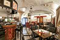 Bar, Cafe and Lounge Arbia Dorka Heritage Palace