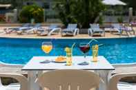 Swimming Pool RVHotels Nieves Mar