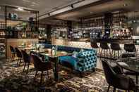 Quầy bar, cafe và phòng lounge Van der Valk Hotel Apeldoorn