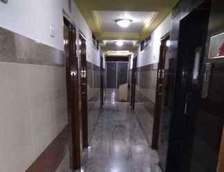 Lobi 2 Hotel Shriram