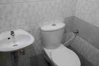 Toilet Kamar Hotel Shriram