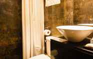 In-room Bathroom 5 Rado Hotel - Santa Maria