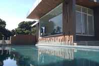 Swimming Pool Lolita Nimman home