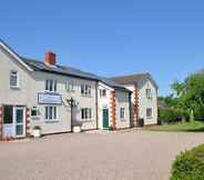 Exterior 2 Bridleways Guest House & Holiday Homes