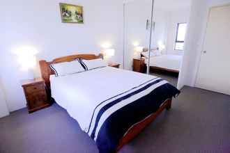 Kamar Tidur 4 Short Train Ride to Sydney CBD