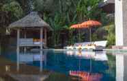 Hồ bơi 2 The Manipura Luxury Estate & SPA 730sqm Living Area, 20m Iinfinity Pool