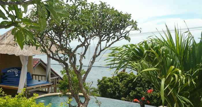 Kolam Renang Paradise Bungalows