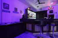 Bar, Kafe, dan Lounge Sri Aarvee Hotels