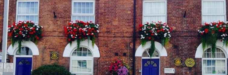 Exterior Admiral Blake Guest House