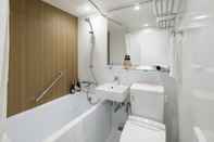 Toilet Kamar H​OTEL MYSTAYS Kagoshima Tenmonkan Annex