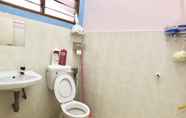 Toilet Kamar 7 Sakura 2 Homestay Kampar