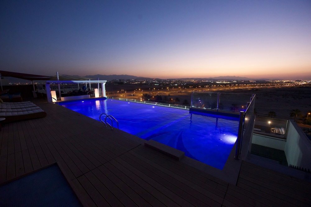 Swimming Pool Carnelian By Glory Bower Hotel