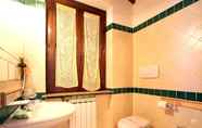 In-room Bathroom 6 Borgo San Benedetto