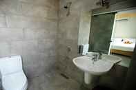 In-room Bathroom City House Apartment - Minh Khai 2