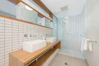 Phòng tắm bên trong 1 Bright Point Apartment 5101
