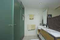 Toilet Kamar Blue on Blue Apartment 332