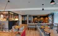 Bar, Kafe, dan Lounge 2 Boutique Hotel 125 Hamburg Airport by INA