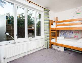 Bedroom 2 Charming Peaceful 2 Bed with Parking and Garden