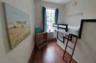 ห้องนอน Victorian House 2 Bed 2 Bath Next to Barbican Tube