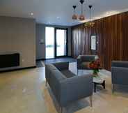 Lobi 3 Grand Apartments Kew Gardens