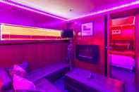 Entertainment Facility VIP Paris Yacht Hotel