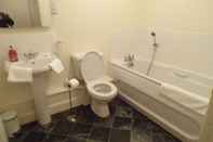 Toilet Kamar George Square - City Centre Suites