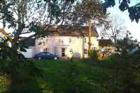 Bangunan Lisieux House on Lough Neagh