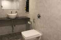 Toilet Kamar Seven Hills by Bizzgrow Hotels, Lonavala