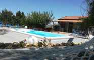 Swimming Pool 3 Bed House Floristella