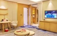 Ruang Umum 6 Ramada Plaza Dongxing City Center