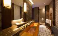 Toilet Kamar 6 Silver Chest Boutique Hotel