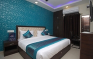 Bilik Tidur 7 Hotel Tourist Palace Near Delhi Airport