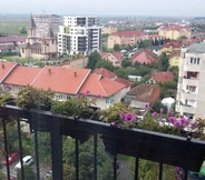 Nearby View and Attractions 5 Penthouse Apartament Nufărul Oradea