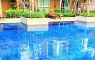 สระว่ายน้ำ 7 Apartment in Bangkok near Pool